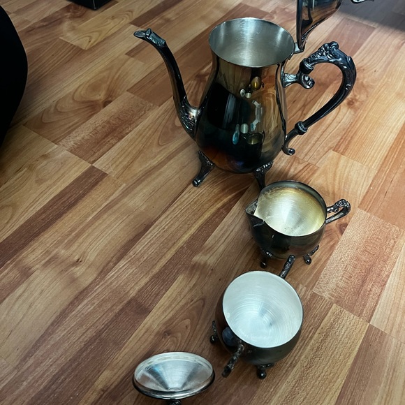 Vintage Silver Plated Footed Tea Pot with Sugar Bowl and Creamer Marked EP Brass - Picture 3 of 7